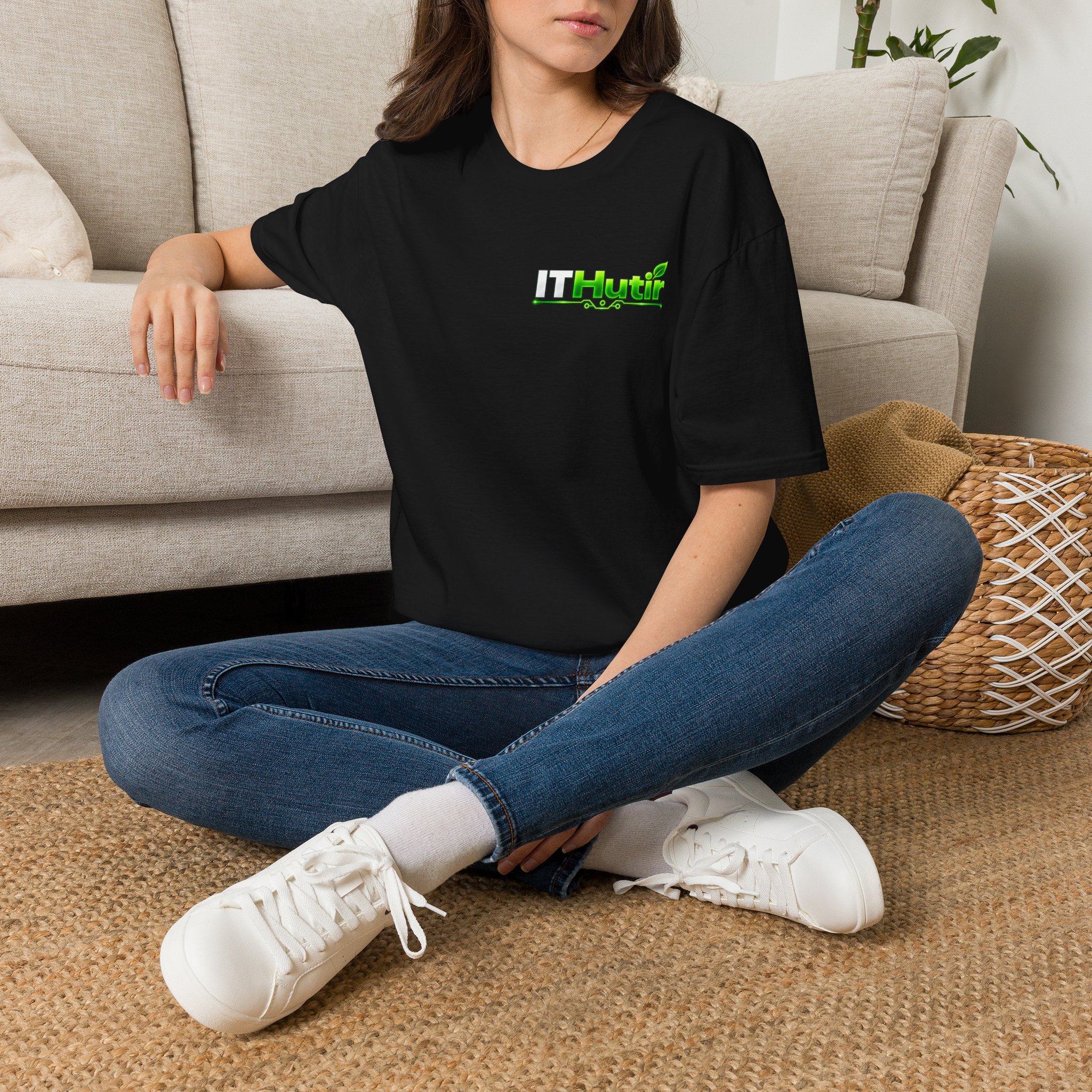 ITHutir Minimalist Tech Logo T-Shirt mockup 2